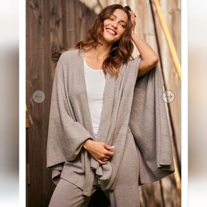 Barefoot Dreams Cozychic Lite Weekend Wrap